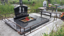 Памятник на двоих